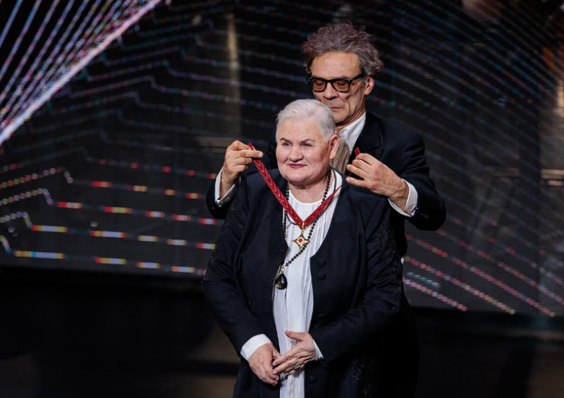 Aktorė Nijolė Mirončikaitė apdovanota „Auksiniu scenos kryžiumi“